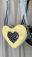 Cargar imagen en el visor de la galería, BOLSA CORAZÓN MARGARITA