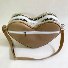 Cargar imagen en el visor de la galería, BOLSA CORAZÓN CAPUCHINO