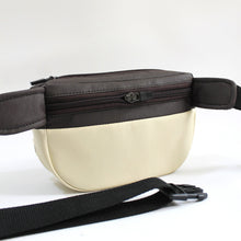 Cargar imagen en el visor de la galería, CANGURERA CÁMARA INSTA