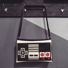 Cargar imagen en el visor de la galería, MOCHILA NINTENDO CHICA